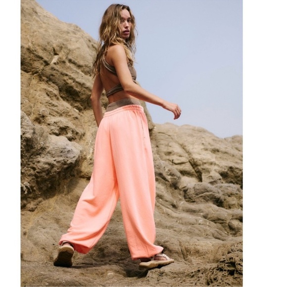 NWT Free People Movement All Star Sweatpants in Melon Size Large - Picture 5 of 8